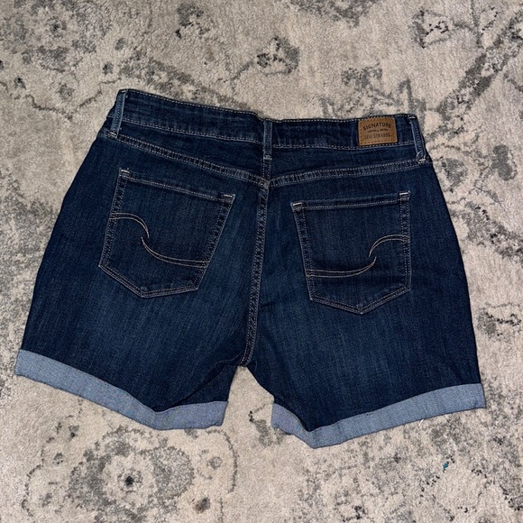 Levi Strauss Signature Mid Rise Jean Shorts - Size 6 / 28 - Picture 2 of 2